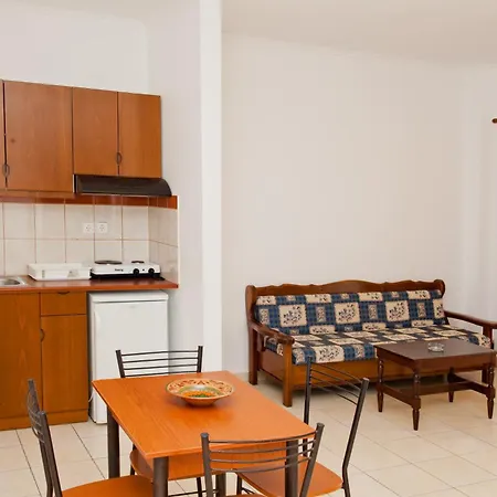מלון דירות Thodorou Village Agia Marina